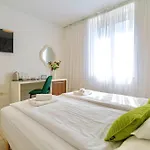Apartments & Rooms Graso Apartment *