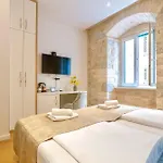 Apartment Apartments & Rooms Graso *