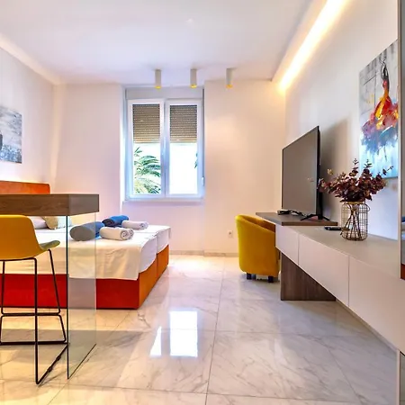 Apartment Apartments & Rooms Graso