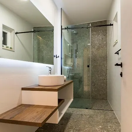 Apartments & Rooms Graso Split