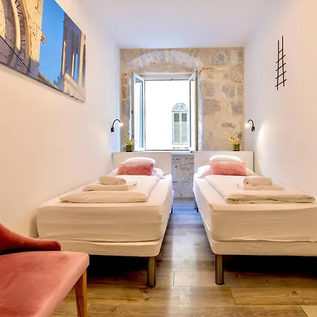 Apartments & Rooms Graso