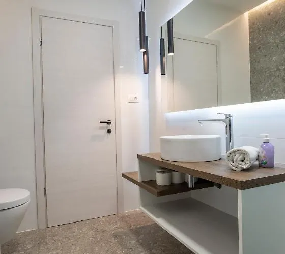 Apartments & Rooms Graso Apartment