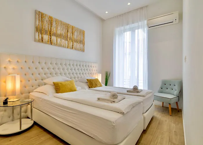 Apartments & Rooms Graso Apartment *